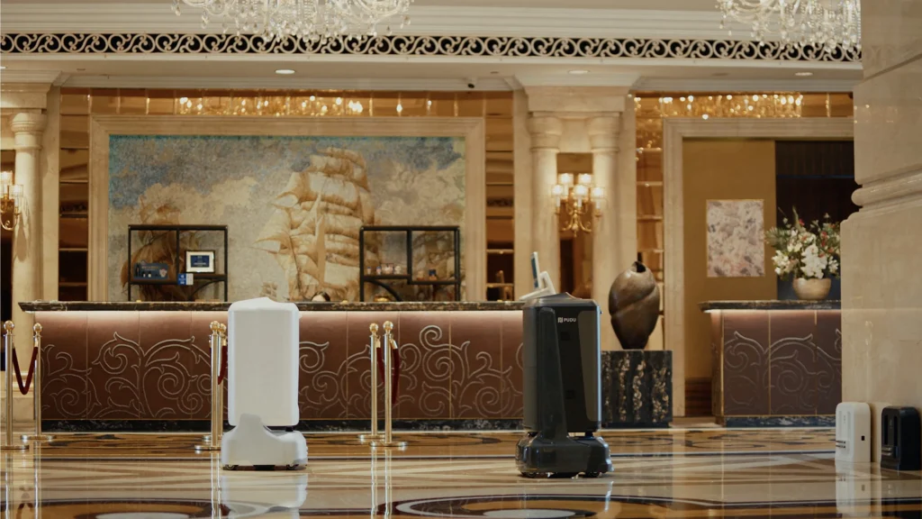PUDU Robotik in einer professionellen Hospitality-Umgebung