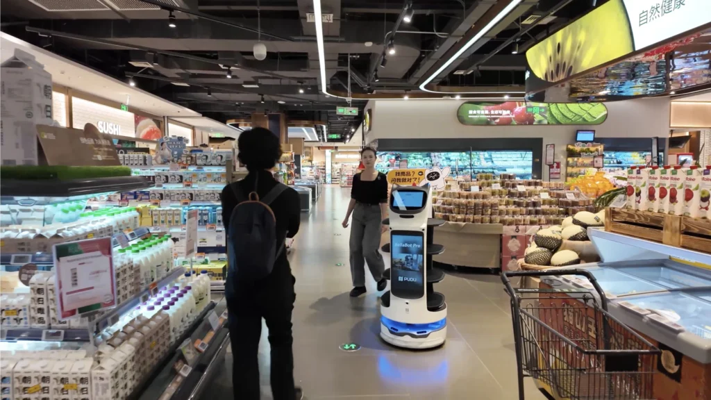 PUDU Robotik in einem modernen Einzelhandelsumfeld